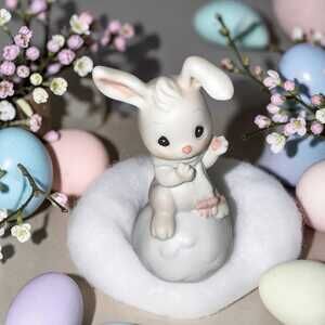 Precious Moments Snowbunny Figurine 1996 Enesco White Bunny Collectible